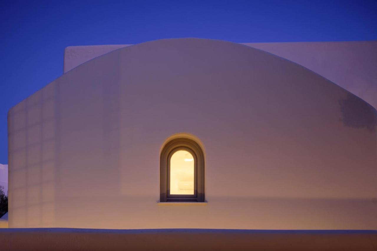 Oia Treasures Art Suites Exterior photo